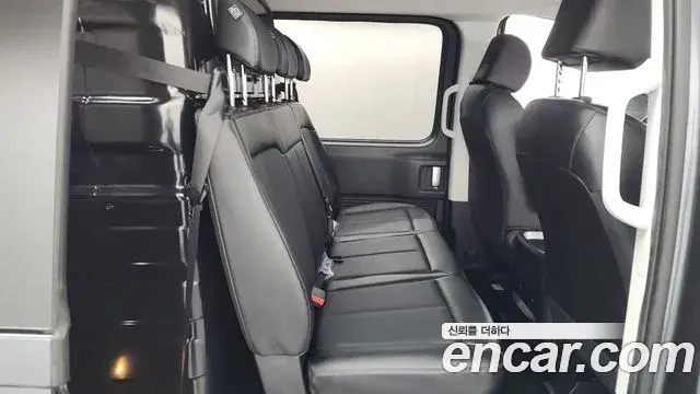 Hyundai Staria 2021 — Фото 11/20