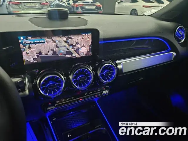 Mercedes-Benz GLB-Class 2025 — Фото 16/20
