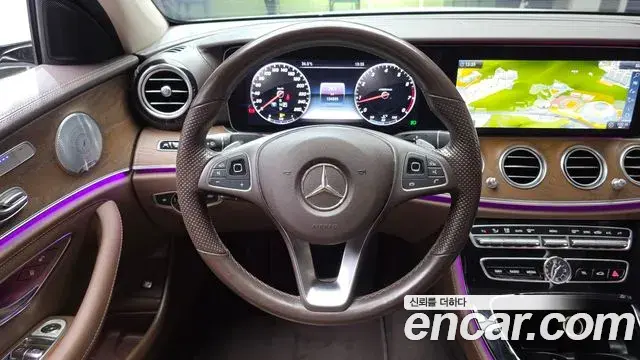Mercedes-Benz E-Class 2018 — Фото 13/20