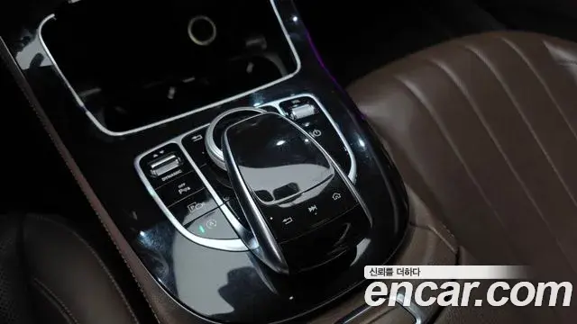 Mercedes-Benz E-Class 2018 — Фото 18/20
