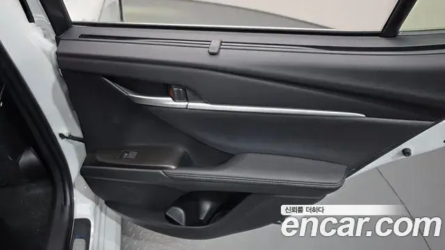 Toyota Camry 2026 — Photo 24/31