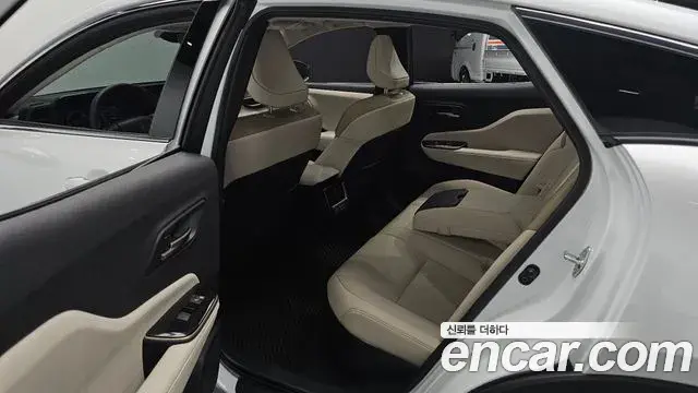 Toyota Crown Crossover 2026 — ფოტო 24/33