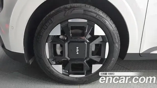 Kia Carnival 2024 — Photo 5/20