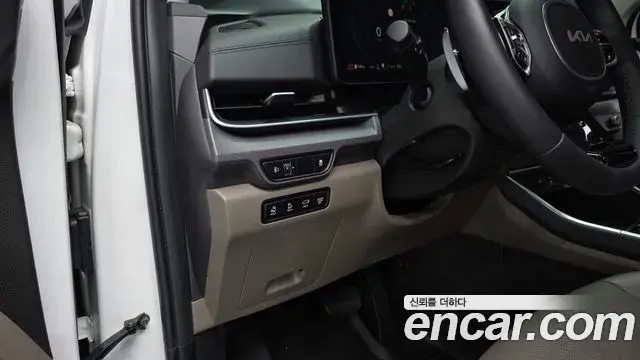 Kia Carnival 2024 — Photo 13/20
