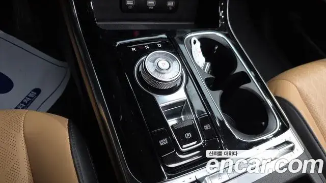 Kia Carnival 2021 — Photo 9/20