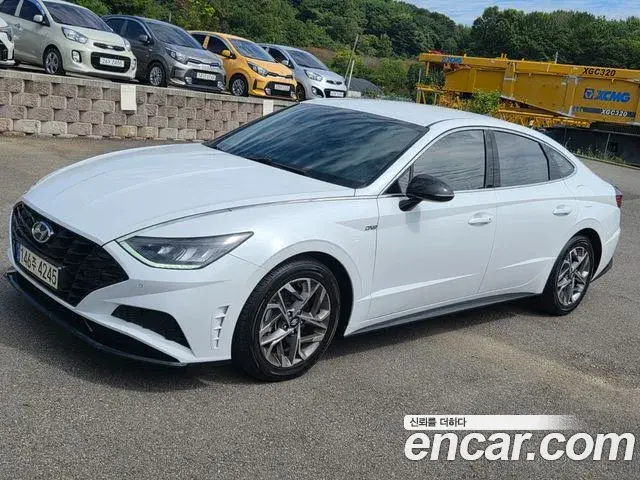 Hyundai Sonata 2021 — Фото 1/20