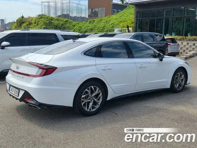 Hyundai Sonata 2021 — Фото 4/20