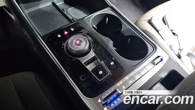 Kia Carnival 2025 — Photo 9/20