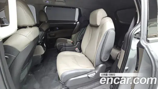 Kia Carnival 2025 — Photo 12/20