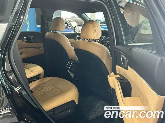 Kia Sorento 2023 — Фото 16/20