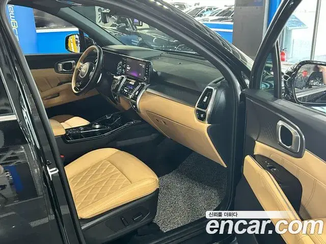 Kia Sorento 2023 — Фото 18/20