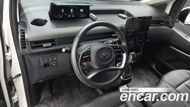Hyundai Staria 2023 — Фото 7/20