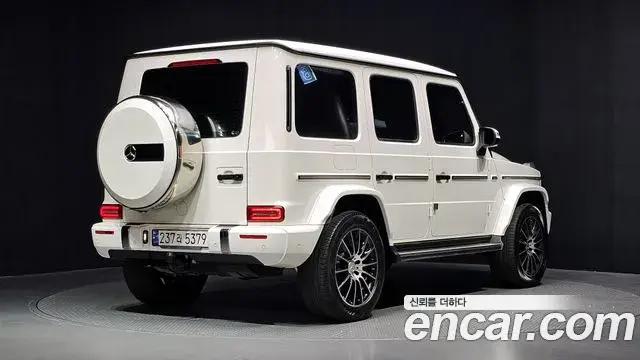 Mercedes-Benz G-Class 2021 — Photo 2/20