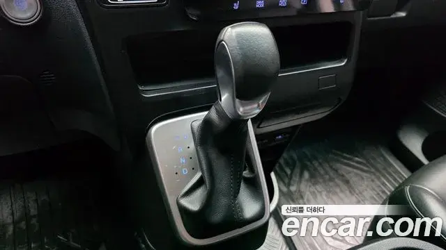 Hyundai Staria 2022 — Фото 9/20