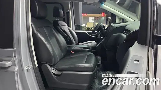 Hyundai Staria 2022 — Фото 11/20