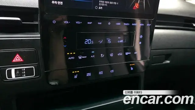 Hyundai Staria 2022 — Фото 17/20