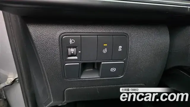 Hyundai Staria 2022 — Фото 18/20