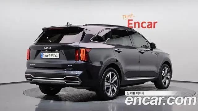 Kia Sorento 2023 — Фото 2/20