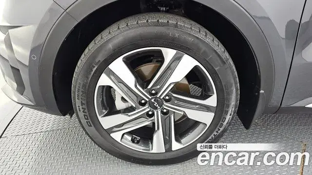 Kia Sorento 2023 — Фото 5/20
