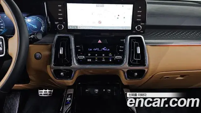 Kia Sorento 2023 — Фото 14/20
