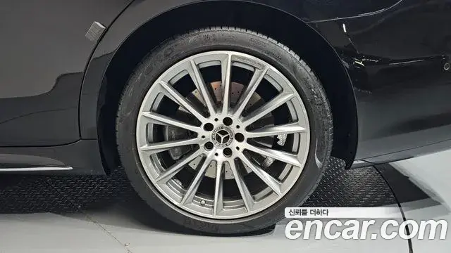 Mercedes-Benz S-Class 2022 — Photo 14/40