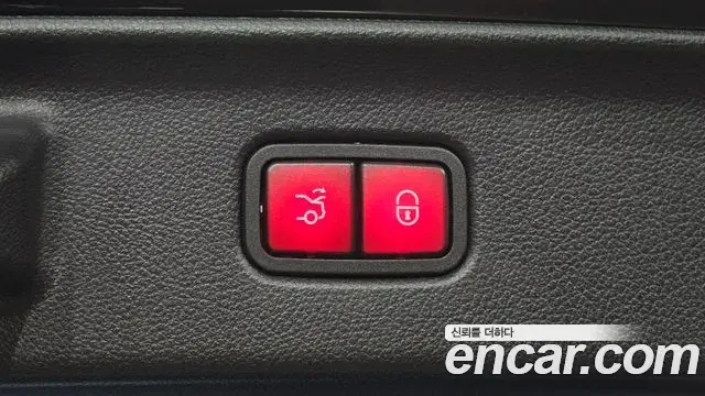 Mercedes-Benz S-Class 2022 — Photo 8/40