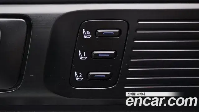 Hyundai Santa Fe 2025 — Фото 19/20