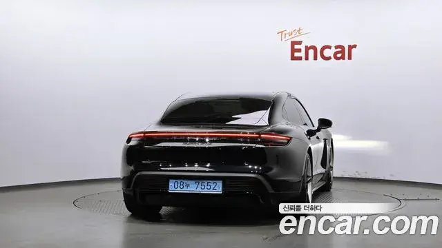 Porsche Taycan 2023 — Photo 12/20