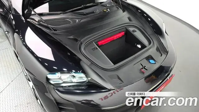Porsche Taycan 2023 — Photo 16/20