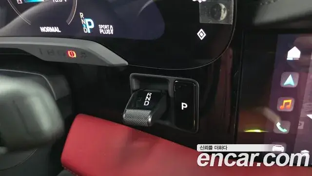 Porsche Taycan 2023 — Photo 15/20