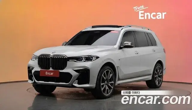 BMW X7 2022 — Фото 1/20