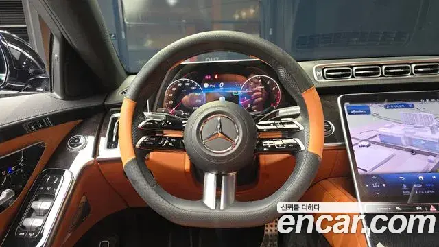 Mercedes-Benz S-Class 2023 — Photo 11/33