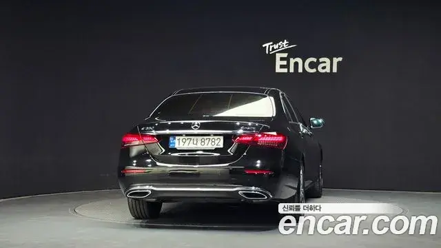 Mercedes-Benz E-Class 2022 — Фото 4/20