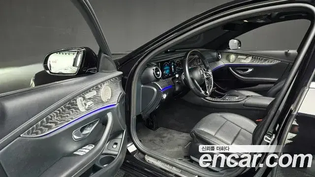 Mercedes-Benz E-Class 2022 — Фото 10/20