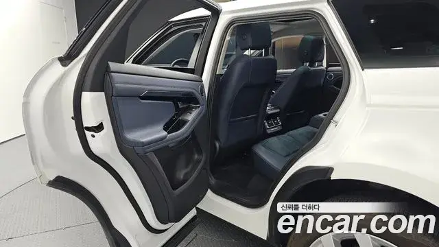 Land Rover Range Rover Evoque 2021 — Фото 12/20