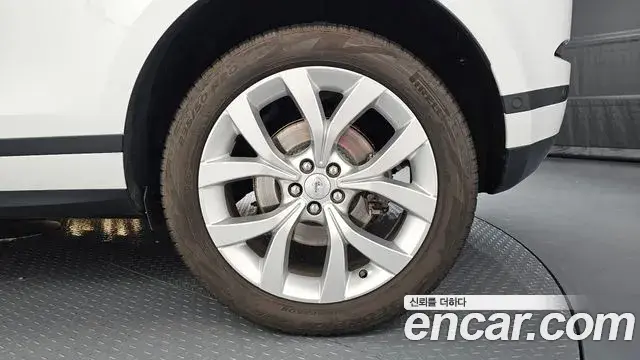 Land Rover Range Rover Evoque 2021 — Şəkil 33/36