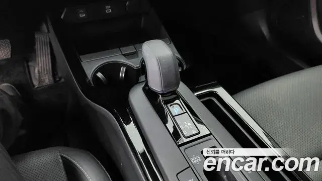 Toyota Prius 2024 — Photo 13/18