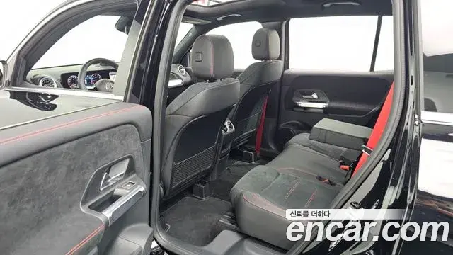 Mercedes-Benz GLB-Class 2025 — Photo 12/20