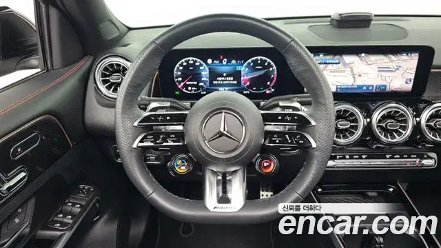 Mercedes-Benz GLB-Class 2025 — Photo 13/20