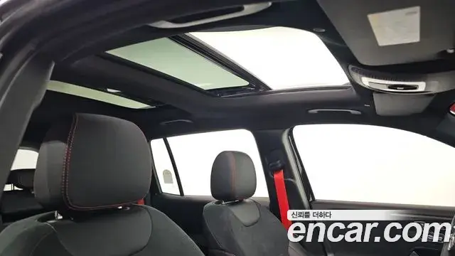 Mercedes-Benz GLB-Class 2025 — Photo 18/20