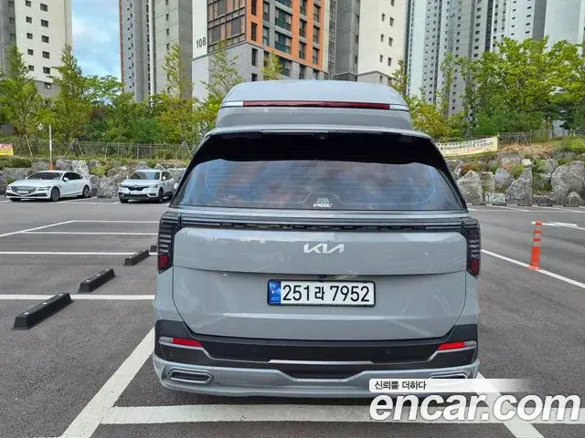 Kia Carnival 2024 — Photo 3/18
