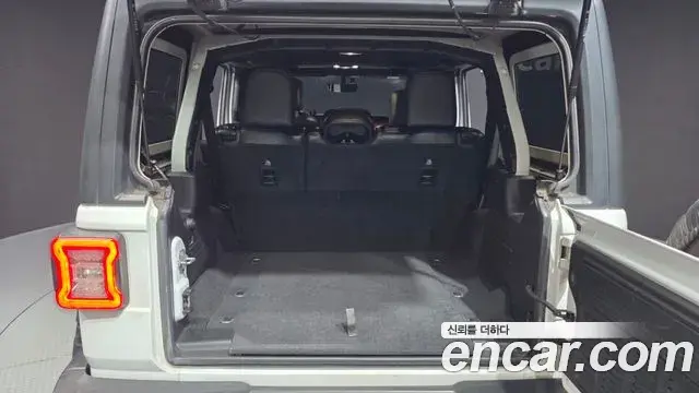 Jeep Wrangler 2021 — Фото 20/20