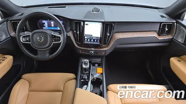 Volvo XC60 2021 — Фото 7/20