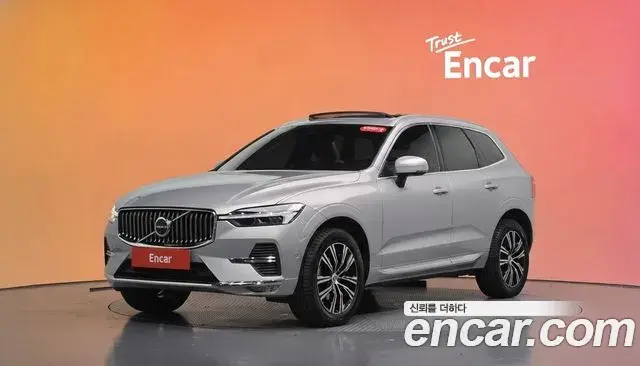Volvo XC60 2021 — Фото 1/20