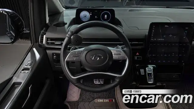 Hyundai Staria 2023 — Фото 13/20
