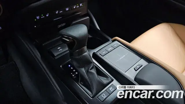 Lexus ES300h 2022 — Фото 9/20