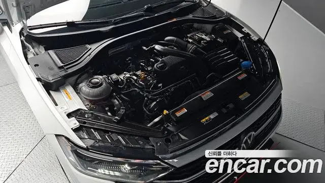 Volkswagen Jetta 2022 — ფოტო 12/35