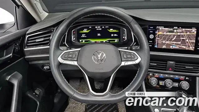 Volkswagen Jetta 2022 — ფოტო 9/35