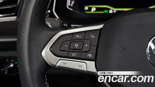 Volkswagen Jetta 2022 — ფოტო 11/35