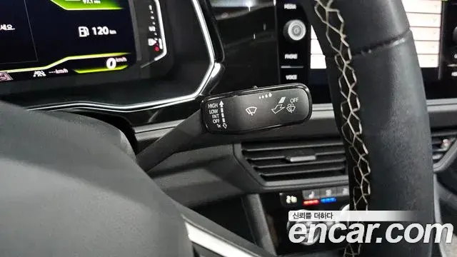 Volkswagen Jetta 2022 — ფოტო 13/35